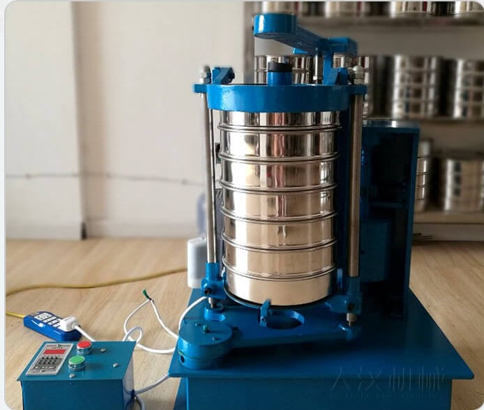 拍擊篩可放1-6層篩框可實現，2-7種不同等級的物料粒子段。